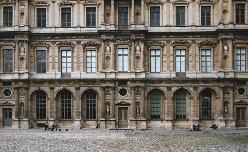 façade-bâtiment-historique-paris